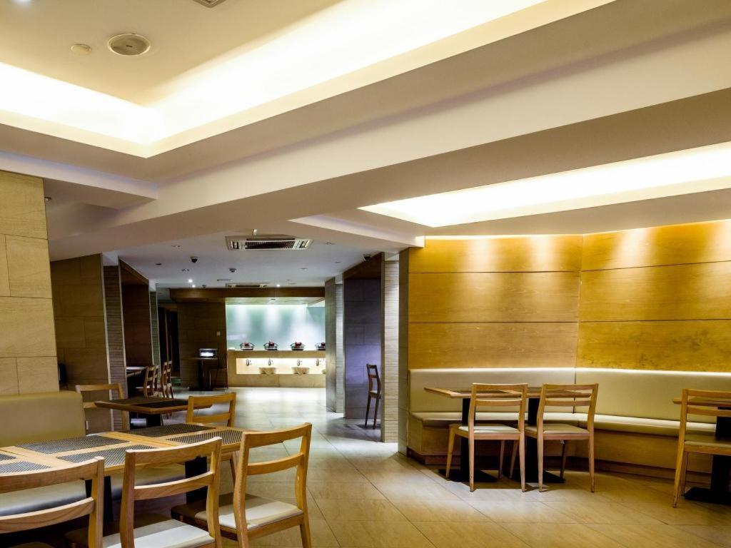 Ji Hotel Shanghai Yan An Road Branch Eksteriør bilde